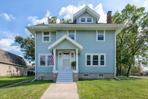 402 Bethel St, Parkersburg, IA 50665