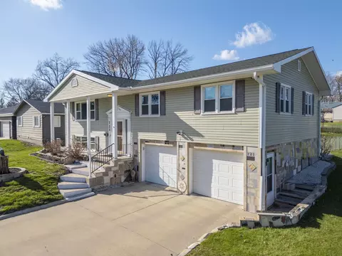 721 Locke Ave, Waterloo, IA 50702