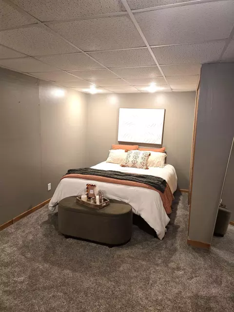 Bedroom - 2532 River Rd, Decorah, IA 52101 photo 4 of 5