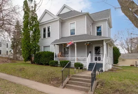 1207 Clay St, Cedar Falls, IA 50613