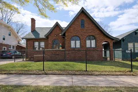 908 Grant Ave, Waterloo, IA 50702