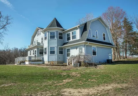 1789 235th St, Waverly, IA 50677