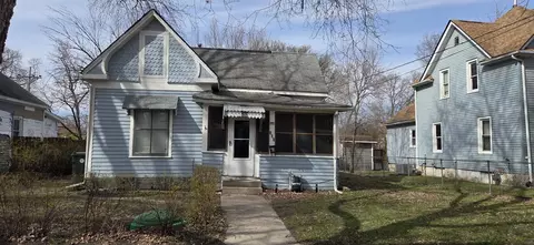 232 Center St, Waterloo, IA 50703