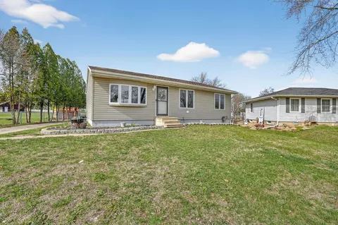 113 Shirley Ave, Elk Run Heights, IA 50707