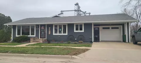 301 E Iowa St, Monona, IA 52159