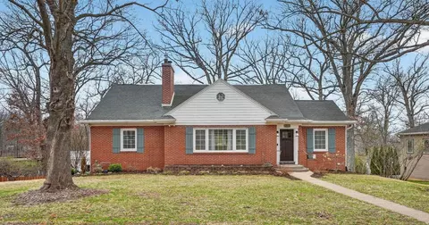 1521 Cherry Ln, Cedar Falls, IA 50613