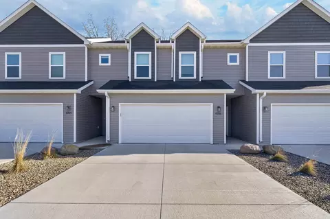 4306 Spruce Crk, Cedar Falls, IA 50613