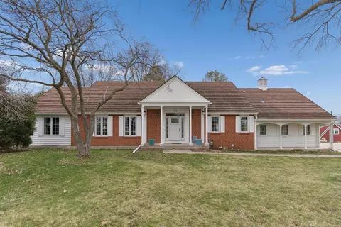 308 Clark Dr, Cedar Falls, IA 50613