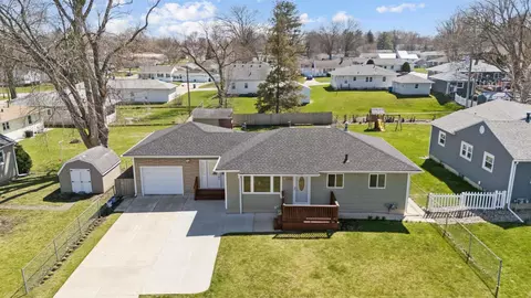 1648 Glenny Ave, Waterloo, IA 50702