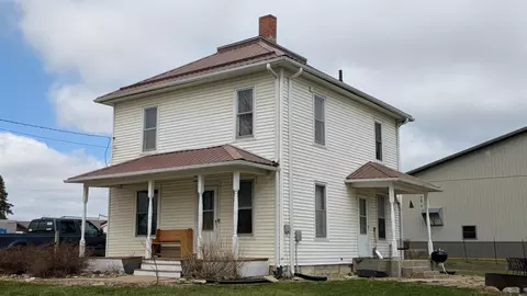 445 NW 8th Ave, Waukon, IA 52172