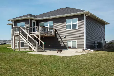 Exterior - 211 Elliot Ave, Shell Rock, IA 50670 photo 6 of 10