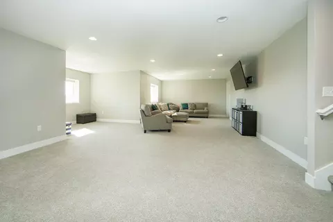 Living - 211 Elliot Ave, Shell Rock, IA 50670 photo 5 of 5