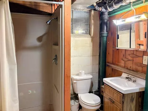 Bath - 710 Pine St, Decorah, IA 52101 photo 2 of 2