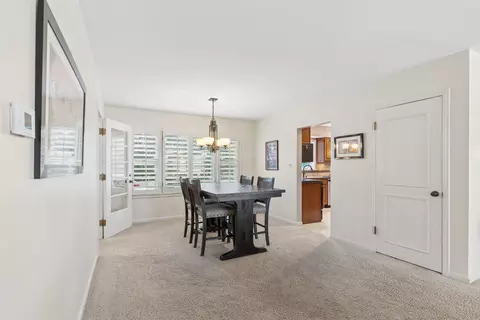 Dining - 151 Pershing Rd, Waterloo, IA 50701 photo 2 of 2