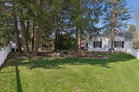 Exterior - 151 Pershing Rd, Waterloo, IA 50701 photo 7 of 8