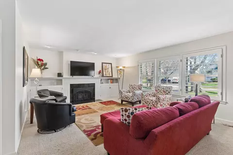 Living - 151 Pershing Rd, Waterloo, IA 50701 photo 4 of 4