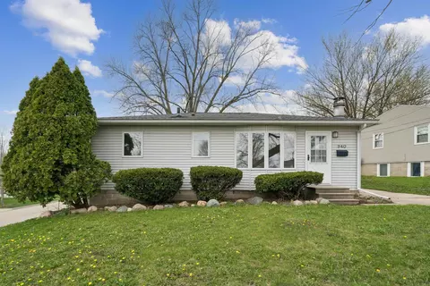 940 Littlefield Rd, Waterloo, IA 50701