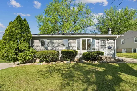 940 Littlefield Rd, Waterloo, IA 50701