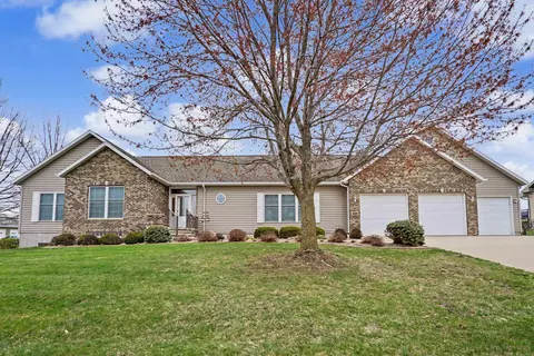 604 NE 15th Ave, Independence, IA 50644