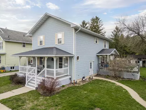 106 W 5th St, Sumner, IA 50674