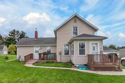433 N Pine St, West Union, IA 52175