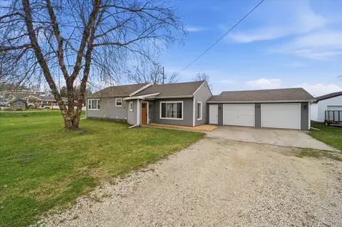 707 N Cherry St, Shell Rock, IA 50670
