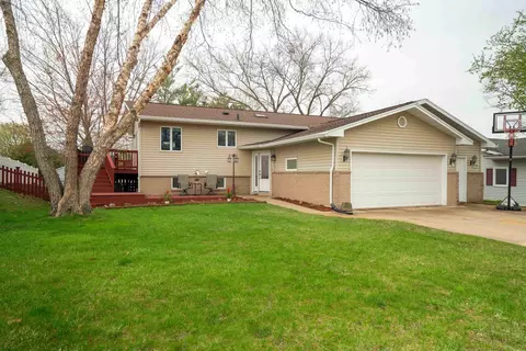 515 Bonita Blvd, Cedar Falls, IA 50613