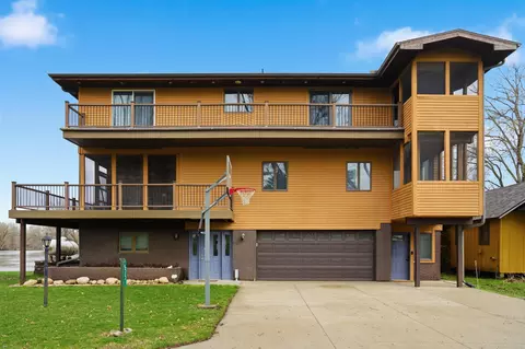 1749-55 Golf Course Blvd, Independence, IA 50644