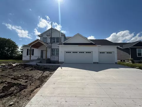 5429 Fernwood Dr, Cedar Falls, IA 50613