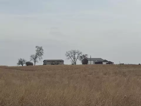 1760 Shadow, Charles City, IA 50616