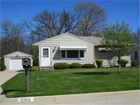 208 Desoto Ave, Waterloo, IA 50701