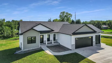 101 Pine Ridge Rd, New Hartford, IA 50660