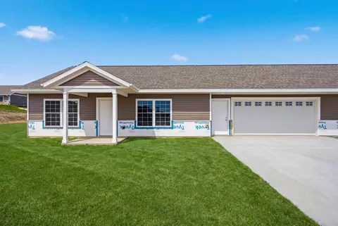 1301 Max Dr, Manchester, IA 52057