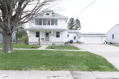 207 Truman St, Luana, IA 52156