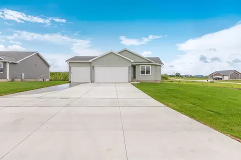 1725 Dalton St, Jesup, IA 50648