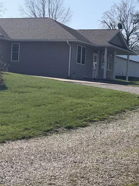 206 Walnut St #3, Traer, IA 50675