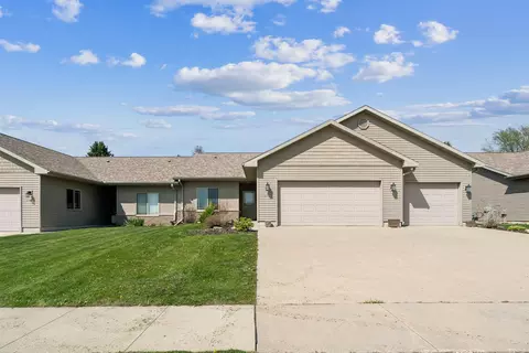 230 Schumacher Blvd, Denver, IA 50622