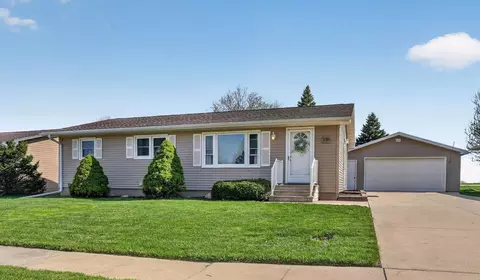 3134 Violet Dr, Waterloo, IA 50701