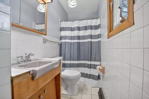 Bath - 324 Progress Ave, Waterloo, IA 50701 photo 4 of 4