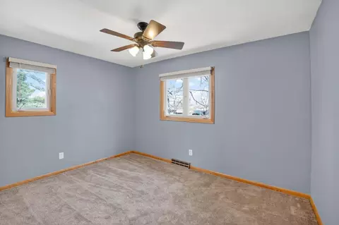Bedroom - 324 Progress Ave, Waterloo, IA 50701 photo 8 of 9