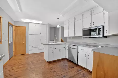 Kitchen - 324 Progress Ave, Waterloo, IA 50701 photo 1 of 3