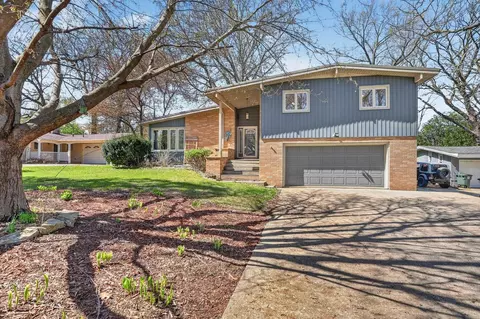 324 Progress Ave, Waterloo, IA 50701