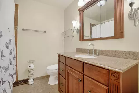 Bath - 324 Progress Ave, Waterloo, IA 50701 photo 3 of 4