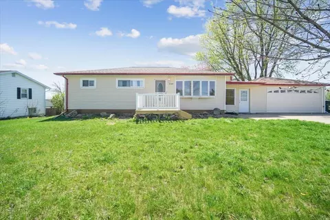 2509 Viking Pl, Cedar Falls, IA 50613