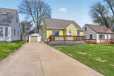 1733 Byron Ave, Waterloo, IA 50702