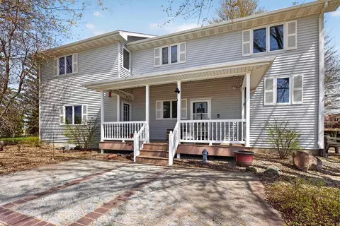 1578 150th St, Waverly, IA 50677