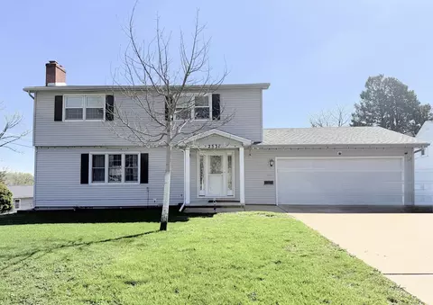 2531 Orchard St, Waterloo, IA 50702