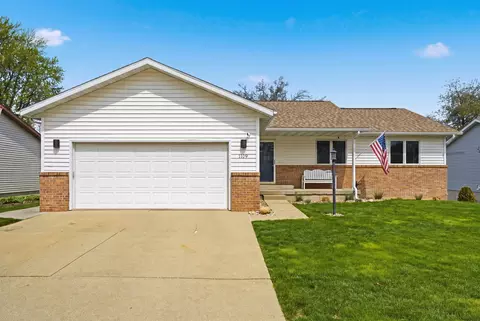 1109 Parkway Ave, Cedar Falls, IA 50613
