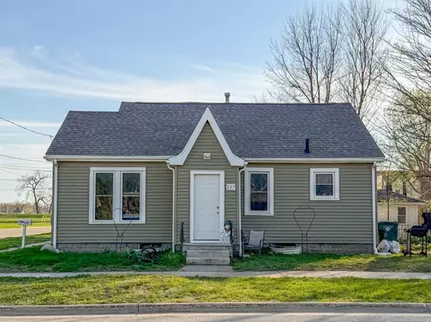 227 E 10th St, Waterloo, IA 50703