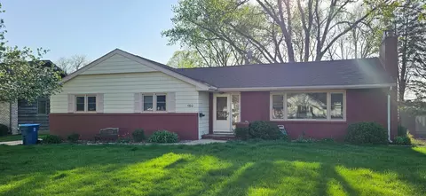 150 Crestview Ave, Waterloo, IA 50701